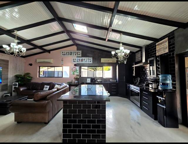 5 BEDROOM HOUSE FOR SALE IN RACEVIEW